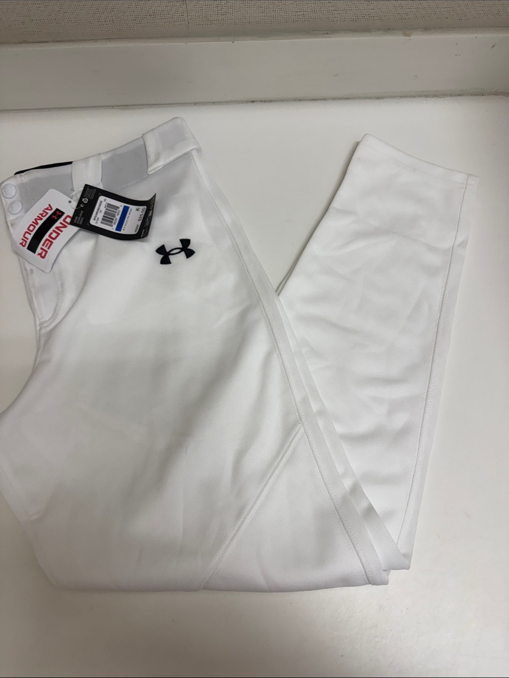 NWT Under Armour White Performance Compression Leggings with Black Logo
